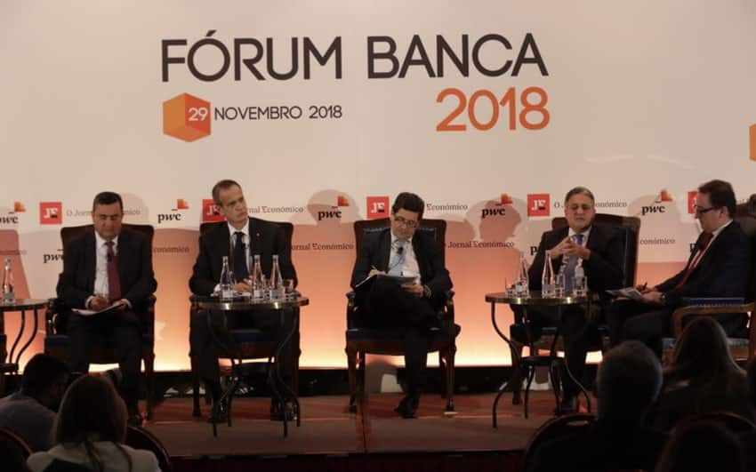 Bancos lucraram 1,5 mil milhões até setembro. Rentabilidade média é de 8,7%