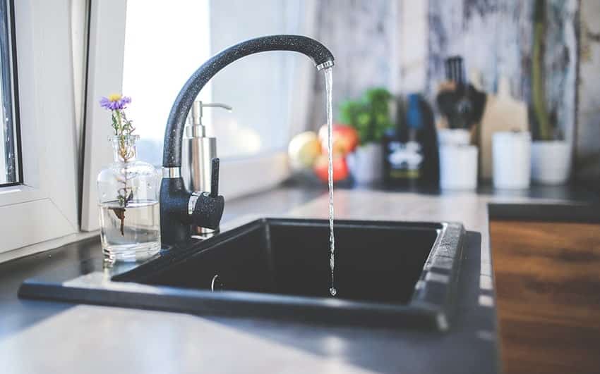 Fatura da água pode ficar mais cara em períodos de seca ou de muita procura