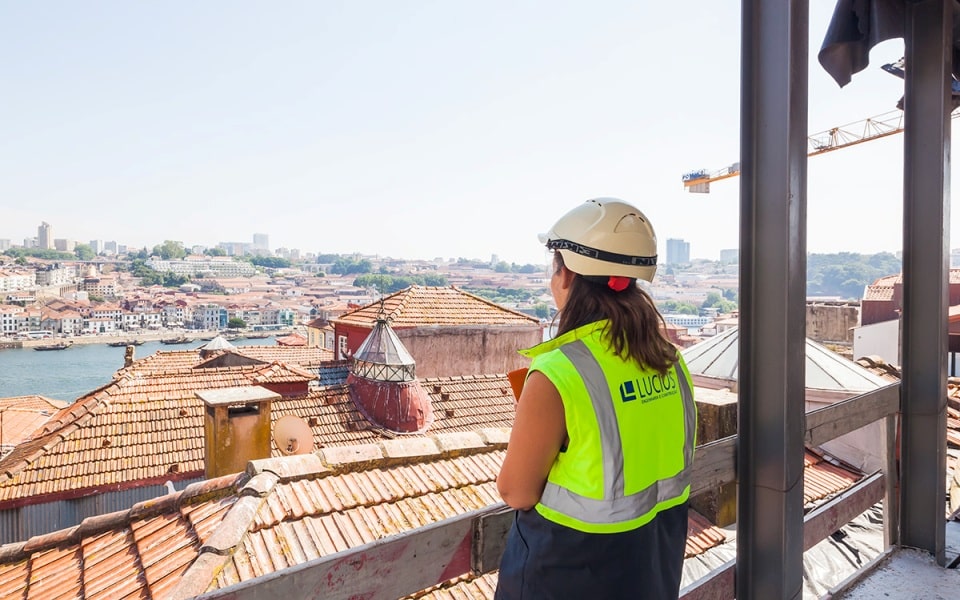 Emprego na construção sobe 1,6% até março. É o valor mais alto desde 2013