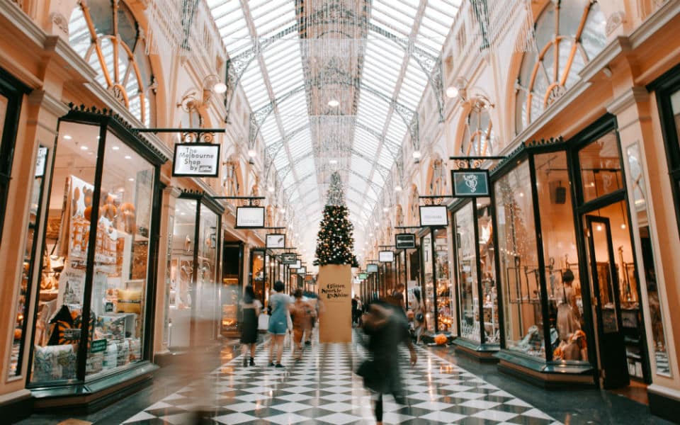 Confiança dos consumidores volta a aumentar em junho