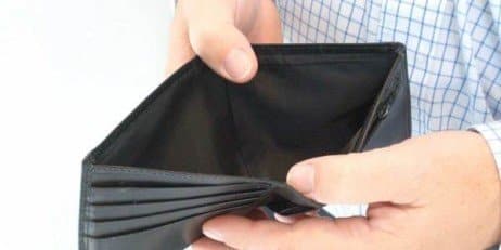 Porque é que gasto mais dinheiro do que ganho?