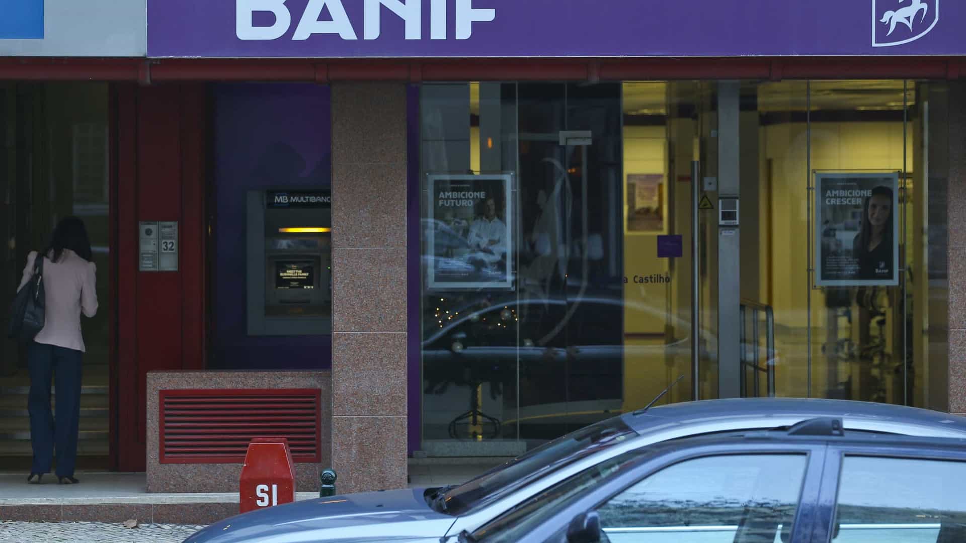 Lesados do Banif pedem audiência com Ferro Rodrigues