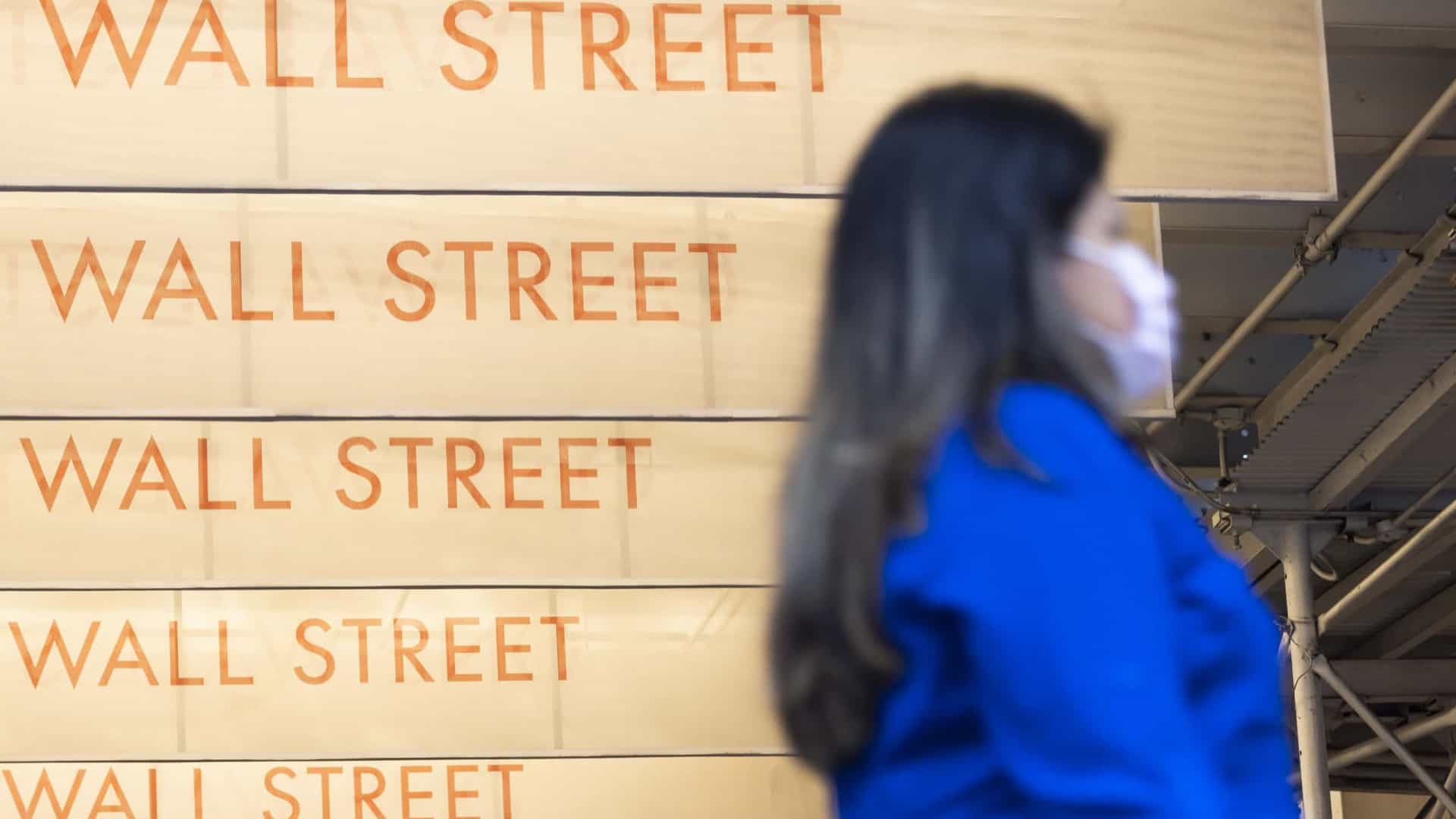 Wall Street começa semana em queda devido a pandemia e eleições nos EUA