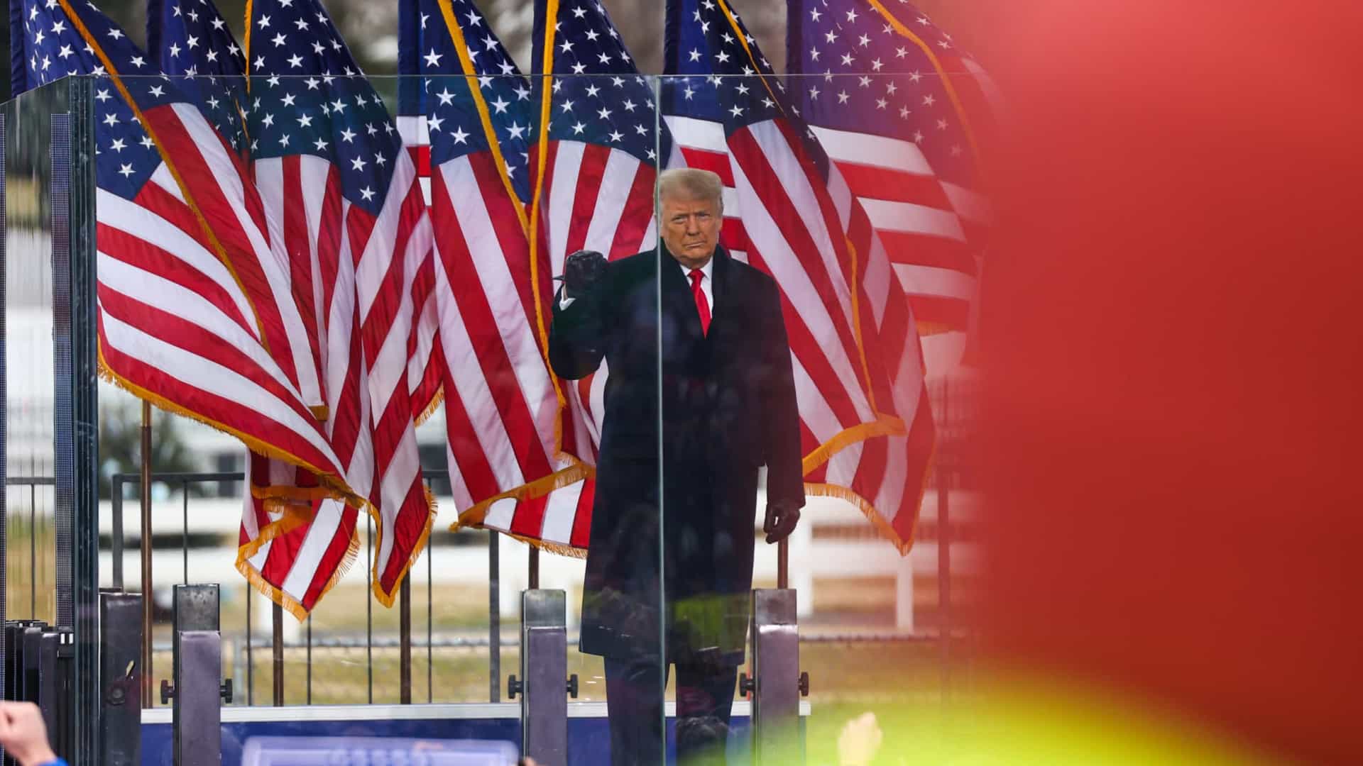 Capitólio. Empresas dos EUA começam a virar as costas a Trump