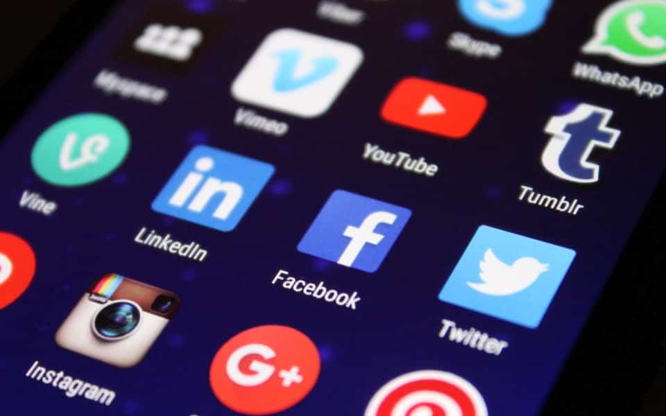 Saiba que cuidados deve ter nas compras em redes sociais